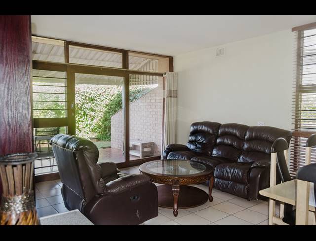 3 BEDROOM TOWNHOUSE FOR SALE IN SCOTTBURGH CENTRAL